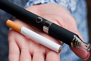 هشدار افزایش «مصرف‌کنندگان دوگانه دخانیات» در آمریکا.  در سال ۲۰۲۱ میلادی ۴.۵ درصد از بزرگسالان در این کشور