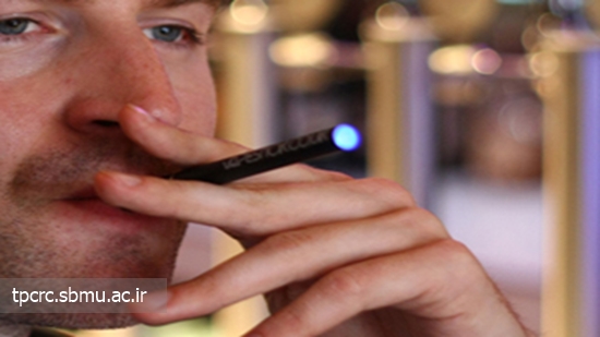 امتحان کردن سیگار الکترونیکی 